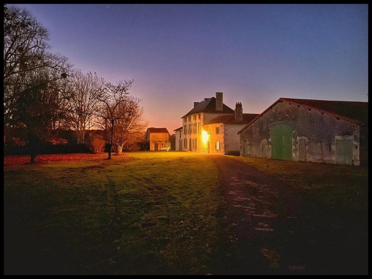 Bed and Breakfast Les Maisons Du Bonheur Chateau-Garnier Экстерьер фото