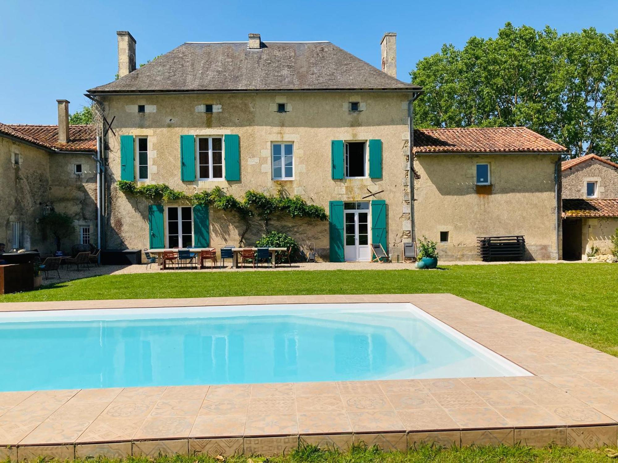 Bed and Breakfast Les Maisons Du Bonheur Chateau-Garnier Экстерьер фото